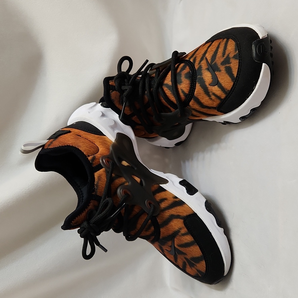 Nike Presto Primo Tiger Print Orange Black Sneakers (Size 5.5Y)